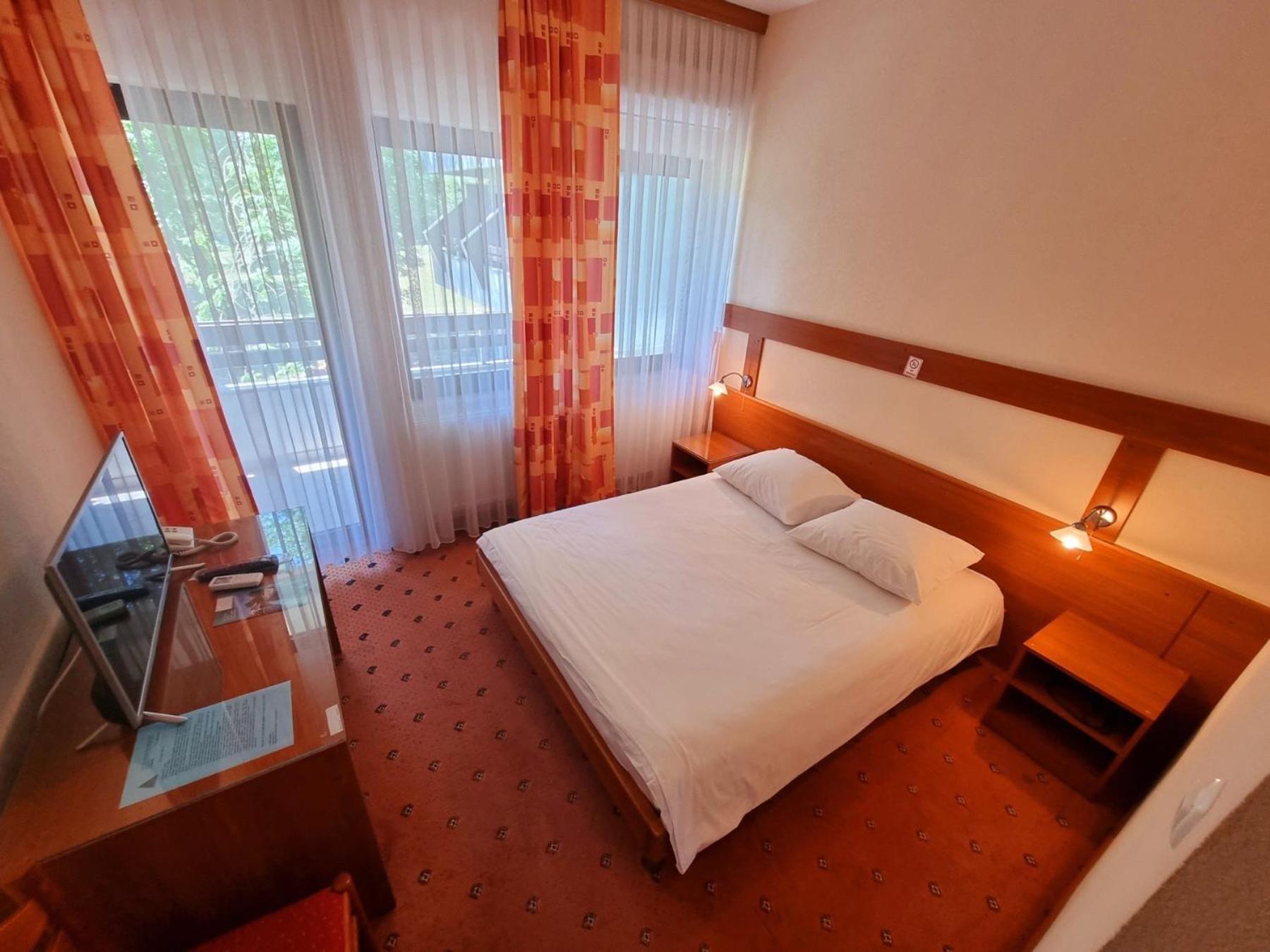 Hotel Ada Bihac Exterior photo